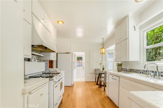 695 W 13 Th St, House other with 2 bedrooms, 2 bathrooms and 1 parking in Upland CA | Image 13