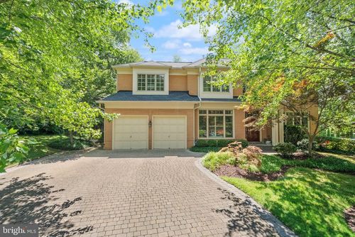 7016 Winterberry Ln, Bethesda, MD, 20817-2951 | Card Image