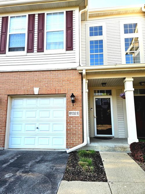 e-8132 Concord Ln, Justice, IL, 60458-1893 | Card Image