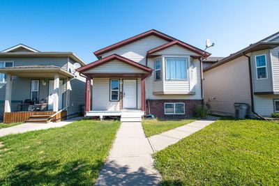 AB - 8918 71 Ave, House detached with 5 bedrooms, 3 bathrooms and 2 parking in Grande Prairie AB | Image 1