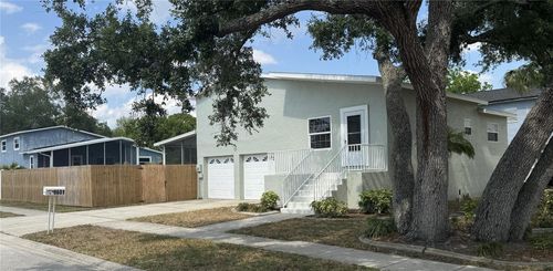 8601 Rue Chateau Drive, Largo, FL, 33777 | Card Image