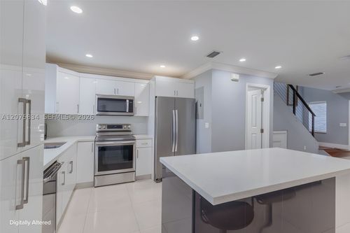 3-9425 Nw 114th Ln, Hialeah Gardens, FL, 33018-4204 | Card Image