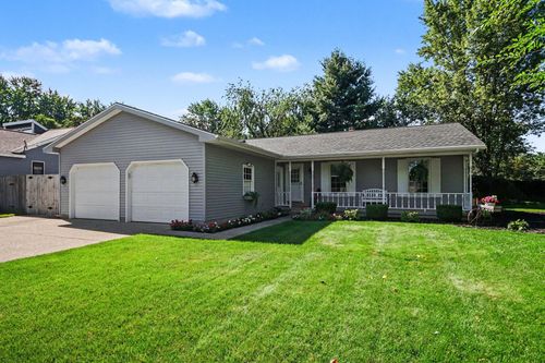 2162 Pinewood St, Jenison, MI, 49428-9118 | Card Image
