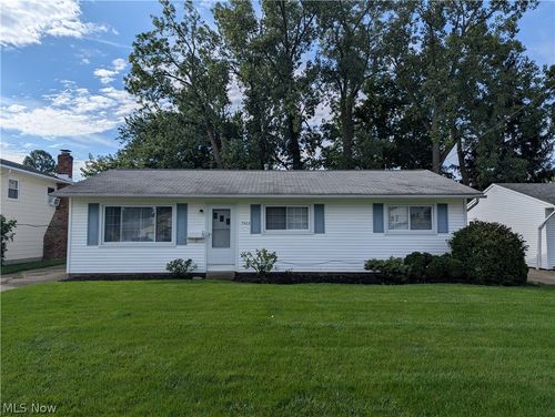 7502 Goldenrod Dr, Mentor-On-The-Lake, OH, 44060-3308 | Card Image