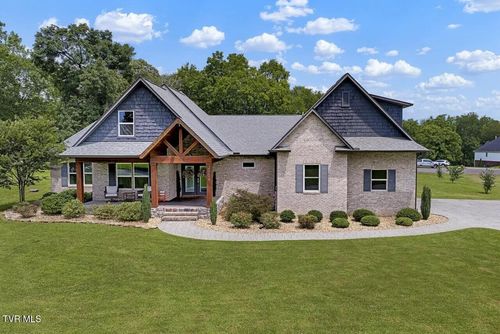 2704 River Island Blvd, Kodak, TN, 37764-1105 | Card Image