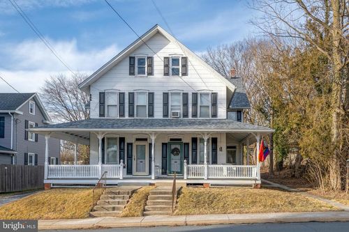 17 W Cottage Ave, MILLERSVILLE, PA, 17551-1401 | Card Image