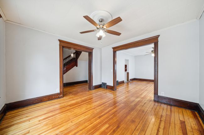 06_interior.jpg | Image 5