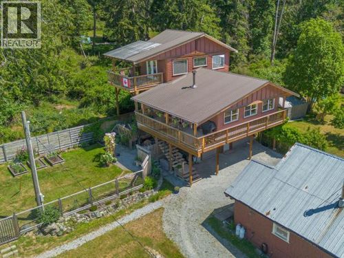 5687 Gillies Bay Rd, Van Anda, BC, V0N3K0 | Card Image