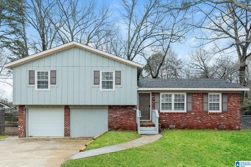 637 16th Ave Nw, CENTER POINT, AL, 35215-5352 | Card Image