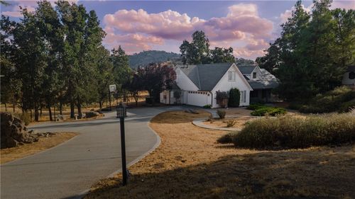 28840 Gleneagle Ct, Tehachapi, CA, 93561-5221 | Card Image