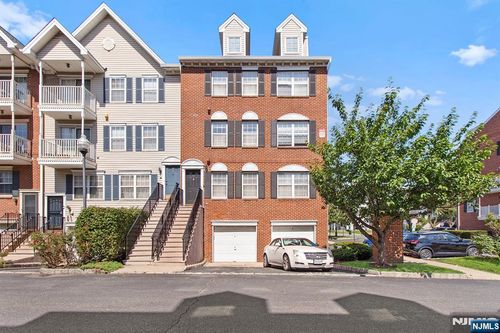 37 Marrow St, Newark, NJ, 07103-3151 | Card Image