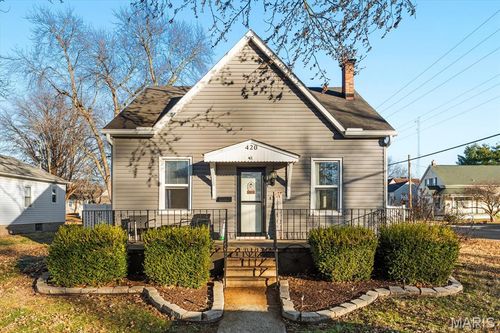 420 S Walnut St, Trenton, IL, 62293-1355 | Card Image