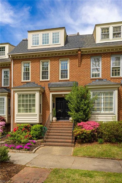 809 Botetourt Gdns, Norfolk, VA, 23507-1814 | Card Image
