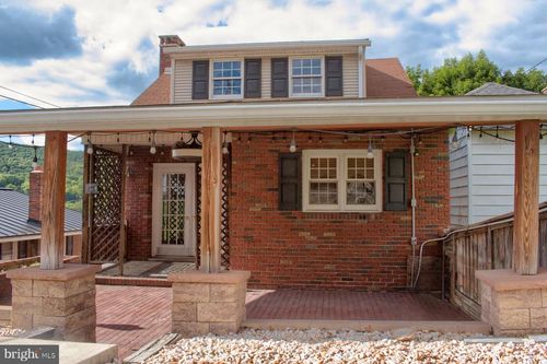 1550 W Mulberry St, COAL TOWNSHIP, PA, 17866-2523 | Card Image
