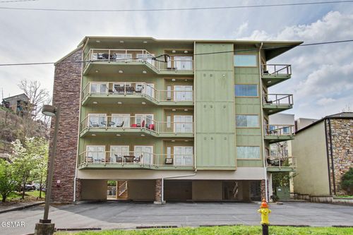 4-m-513 Mccarter Rd, Gatlinburg, TN, 37738-3375 | Card Image
