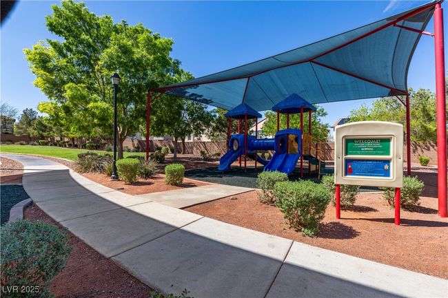 7237 Puddle Duck St, House other with 3 bedrooms, 3 bathrooms and null parking in Las Vegas NV | Image 4