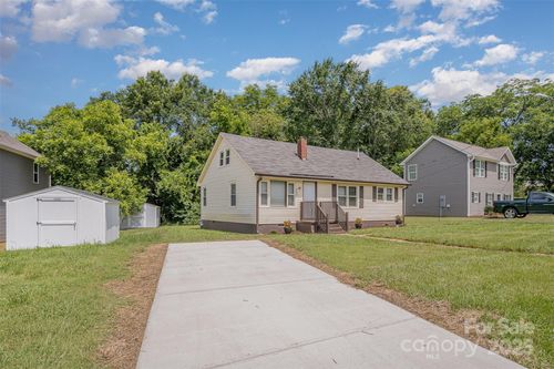 202 S Pinchback Ave, Bessemer City, NC, 28016-2439 | Card Image