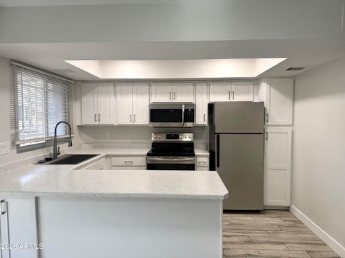 6678 N 43rd Ave, Glendale, AZ, 85301-4204 | Card Image