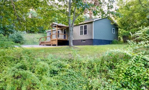 8 Stone Bridge Rd, Cornwallville, NY, 12418-1020 | Card Image