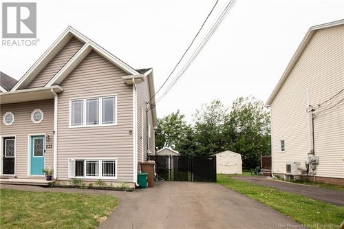 233 Lonsdale Dr, Moncton, NB, E1G0A9 | Card Image
