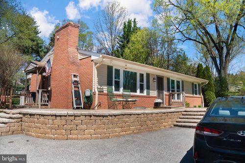 26800 Howard Chapel Dr, DAMASCUS, MD, 20872-1247 | Card Image