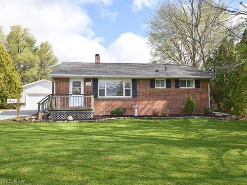 307 Hilltop Dr, Chardon, OH, 44024-1420 | Card Image