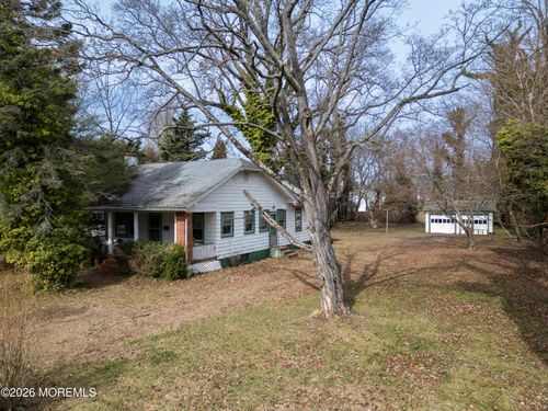 33 Markham Place, Little Silver, NJ, 07739 | Card Image