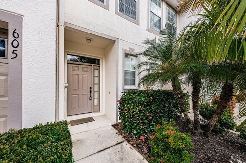 605 Vallance Way Ne, St Petersburg, FL, 33716-3435 | Card Image