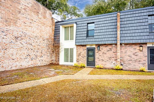 apt-29-527 Front Beach Dr, Ocean Springs, MS, 39564-4941 | Card Image