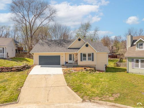 3916 Monterey Ct, Lawrence, KS, 66049-3647 | Card Image