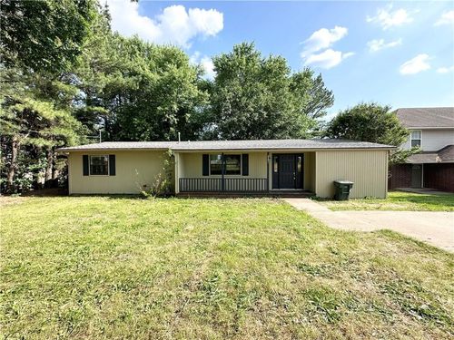 2201 W Deane St, Fayetteville, AR, 72703-1202 | Card Image