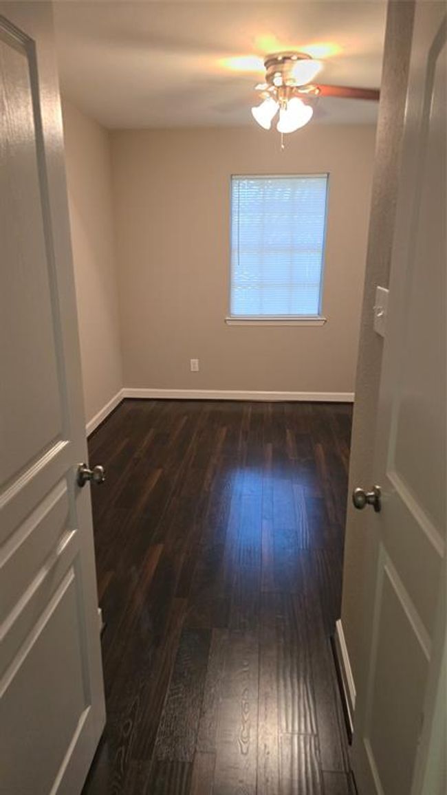 1125 Robert St, House other with 4 bedrooms, 2 bathrooms and 2 parking in Pearland TX | Image 9