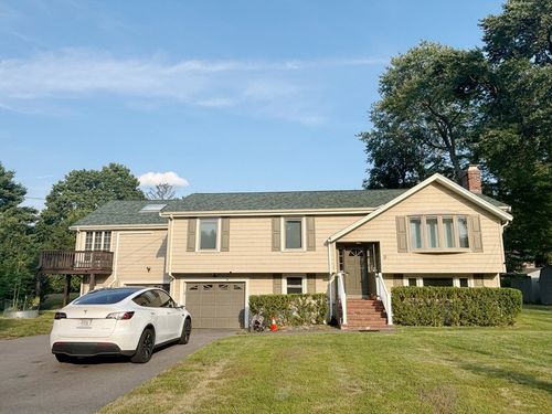 9 Oak Dr, Plainville, MA, 02762-1712 | Card Image
