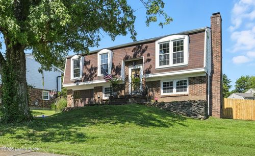 9209 Foxtail Ct, Crestwood, KY, 40014-8508 | Card Image