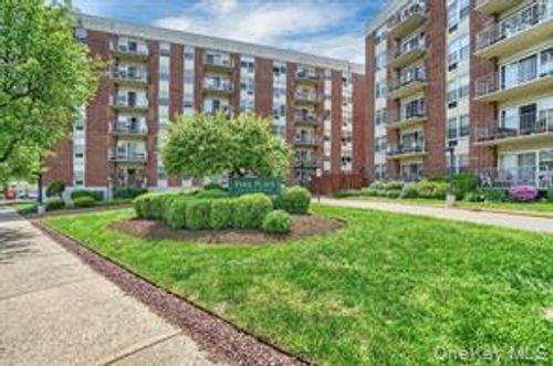 4s-35 Park Ave, Suffern, NY, 10901-5532 | Card Image