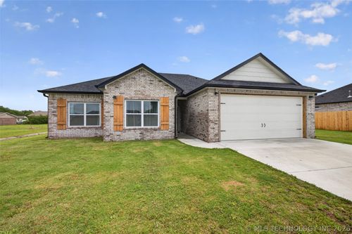 5825 Bluestem Way, Chelsea, OK, 74016-5600 | Card Image