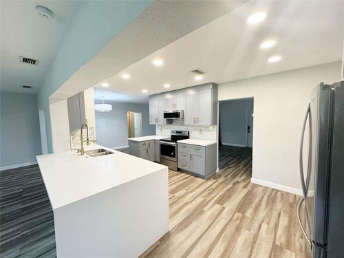 9602 Nw 72nd St, Tamarac, FL, 33321-3013 | Card Image