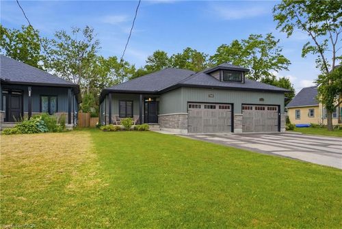 1055 Bay St, Port Rowan, ON, N0E1M0 | Card Image