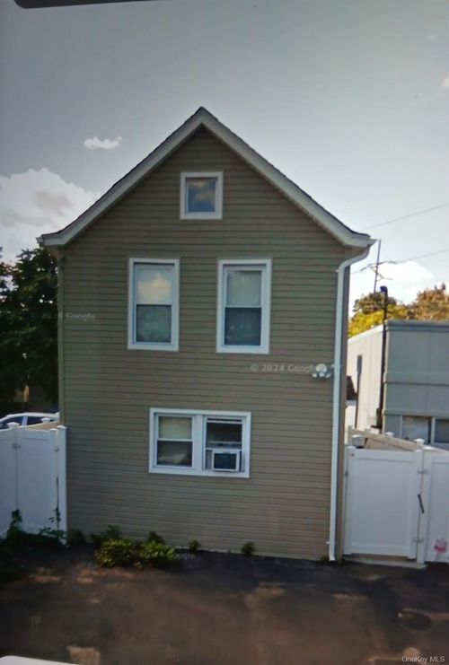 12 Max Ave, Hicksville, NY, 11801-1419 | Card Image