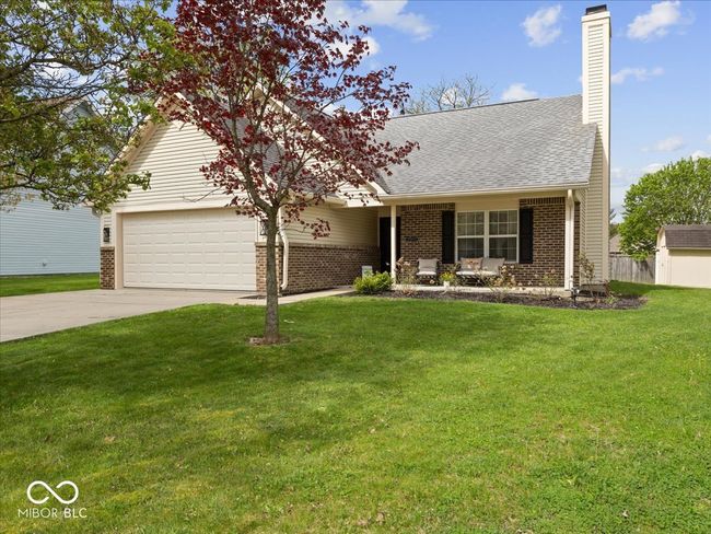 Front side view of home. | Image 4