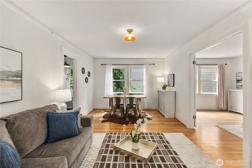 apt-22-4725 15th Ave Ne, Seattle, WA, 98105-4422 | Card Image