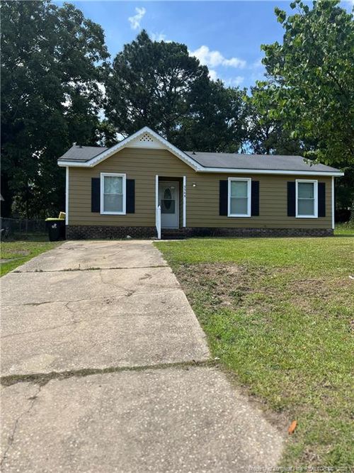 3309 Arrowhead Rd, Spring Lake, NC, 28390-1540 | Card Image