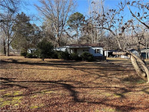 132 Deborah St, Reidsville, NC, 27320-7669 | Card Image