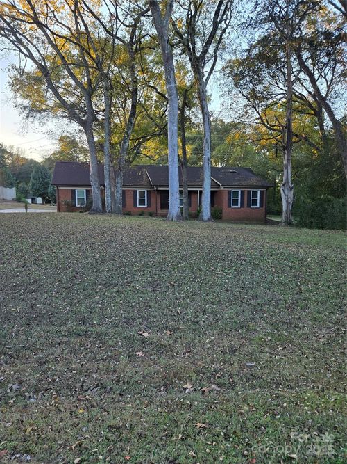 4370 Coddle Creek Dr, Concord, NC, 28027-8570 | Card Image