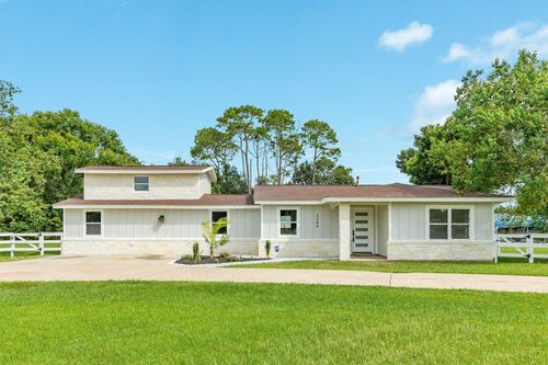 1200 Gifford Ln, Angleton, TX, 77515-8145 | Card Image