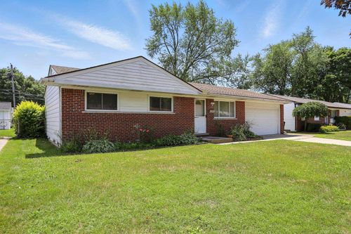 12646 Bender Dr, Sterling Heights, MI, 48313-3302 | Card Image