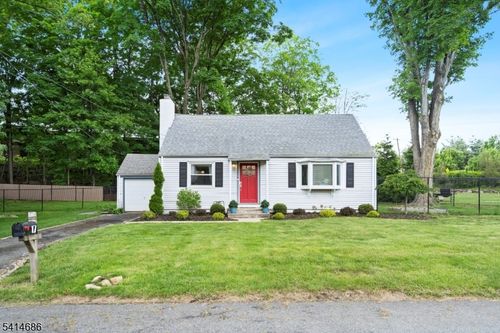 17 Woodstone Rd, Rockaway Boro, NJ, 07866-4111 | Card Image