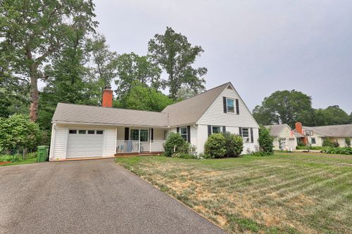 5 Woodland Rd, Portland, CT, 06480-1515 | Card Image