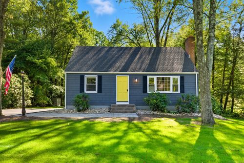 20 Sweetbrier Rd, East Granby, CT, 06026-9619 | Card Image