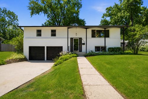 917 E Morris Dr, Palatine, IL, 60074-7162 | Card Image